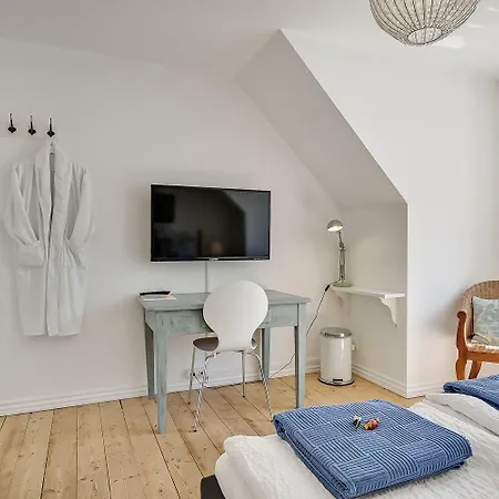 فندق مبيت وإفطار Sweethome 2*