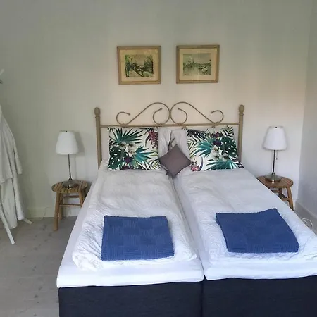 فندق مبيت وإفطار Sweethome 2*
